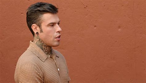 Fedez All Ospedale Per Un Emorragia Interna Da Due Ulcere Il Primo