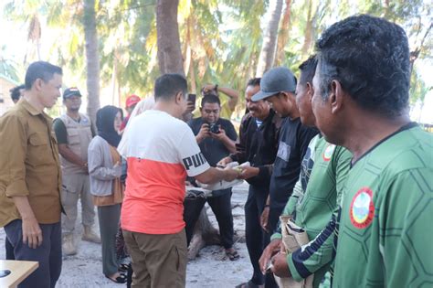 Bupati Basli Ali Kukuhkan MMP Binaan Balai TN Taka Bonerate Di Pulau