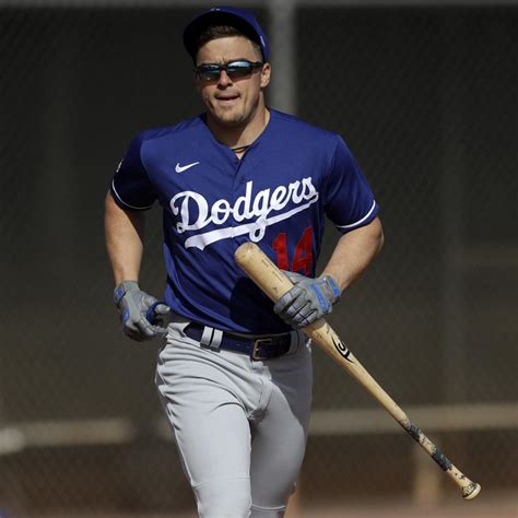 Dodgers Kike Hernandez Talks Potentially Playing Mlb Games In