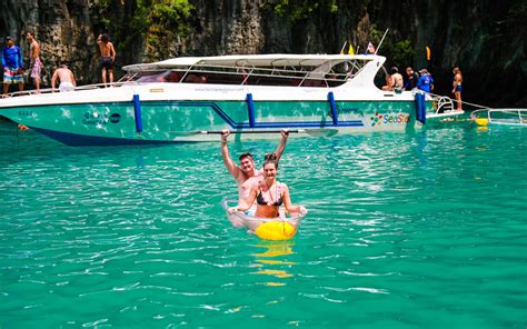 Phi Phi Island tour - Full day speedboat trip - Phuketas