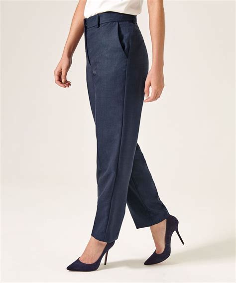 48 Gorgeous Navy Blue Trousers Ideas For Ladies That Looks So Cute