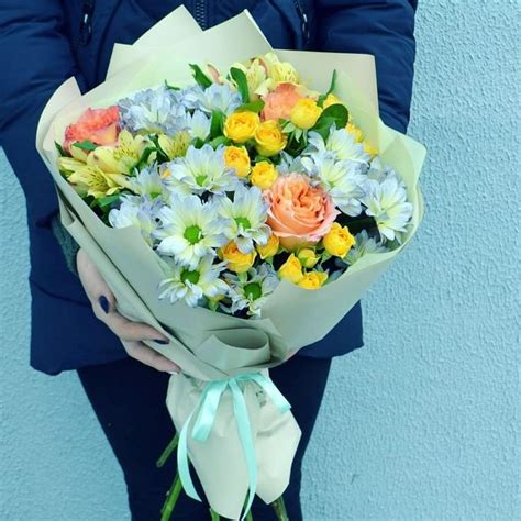 На данном изображении может находиться: один или несколько человек и ...