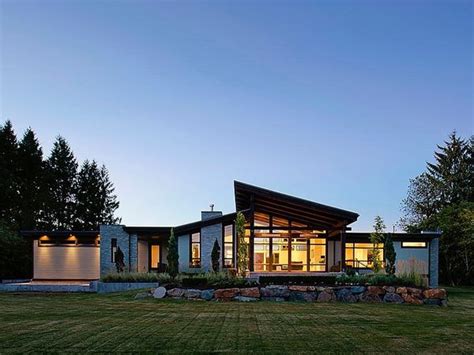 Sprawling Rancher Style Residence In Vancouver Modern Roof Design