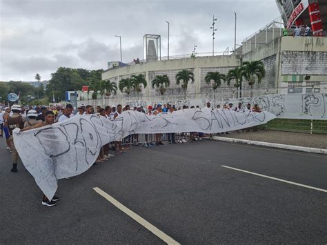 Torcedores Protestam Antes De Jogo Decisivo Do Bahia Tem Que Ser