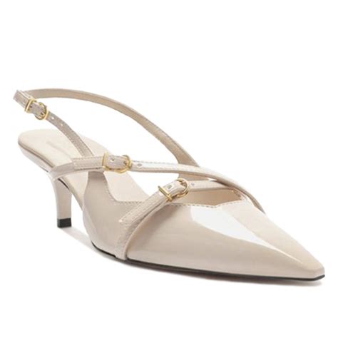 Scarpin Verniz Salto Médio Slingback Amélia Arezzo Off White