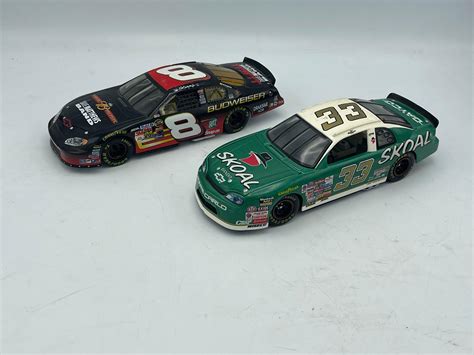 Lot - Lot of 2 1/24 Scale Diecast Race cars