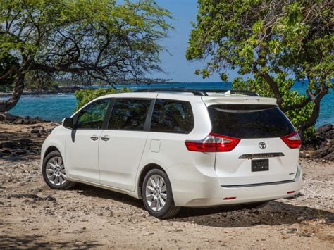 10 Alternatives To American Station Wagons Autobytel