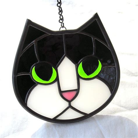 Stained Glass Tuxedo Cat Face Suncatcher With Green Eyes By Livingglassart On Etsy