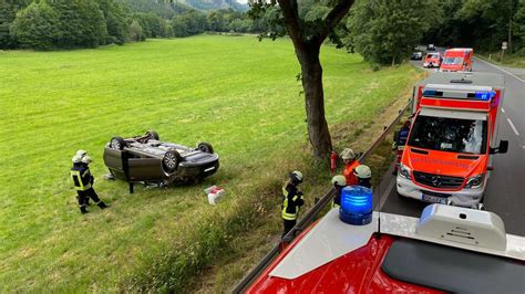 Unfall In Olsberg Hsk Auto Landet Auf Dem Dach Zwei Schwerverletzte