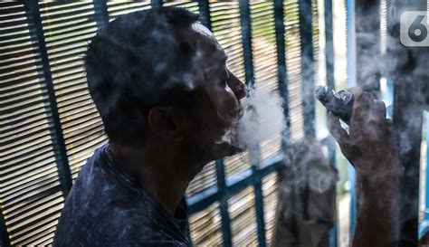 FOTO Pemerintah Bakal Larang Penggunaan Rokok Elektrik Dan Vape Foto