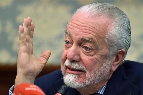 Il Napoli Di De Laurentiis L Esempio Virtuoso Del Calcio Italiano Le