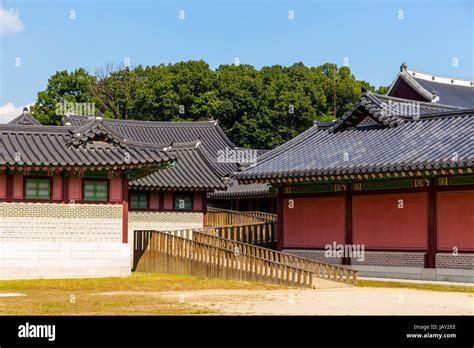 Traditional korean architecture Stock Photo - Alamy