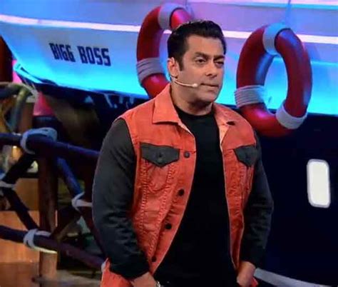 Bigg Boss 12 Salman Khan Loses Cool On Contestants Srishty Rode And