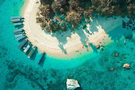 pantai tanjung kelayang  belitung  daya tarik hingga  menuju