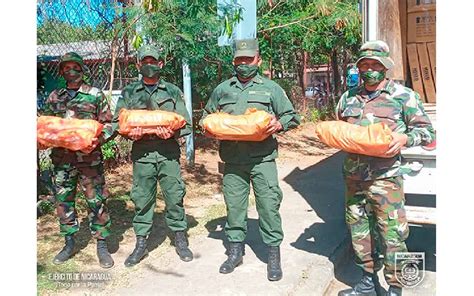 Ej Rcito De Nicaragua Particip En El Descargue De Paquetes Escolares