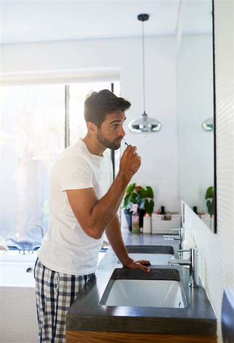 Clean The Entire Mouth Correctly To Avoid The Dentist A Handsome Man