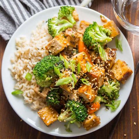 Tofu Stir-Fry with Garlic Sauce - Vegan Daily