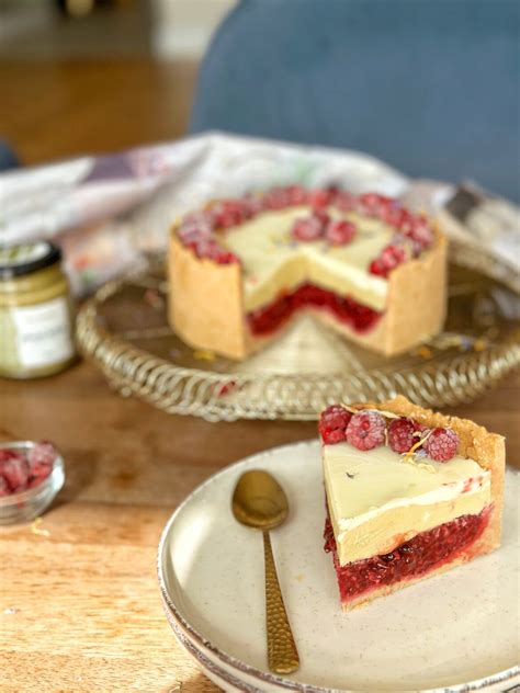 Cheesecake sa malinama pistacijama i bijelom čokoladom Mirisi Iz