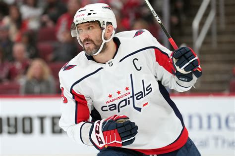 Capitals Star Alex Ovechkin Exits With Upper Body Injury Reuters