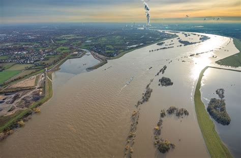 Dinslaken Aus Der Vogelperspektive Uferbereiche Mit Durch Hochwasser