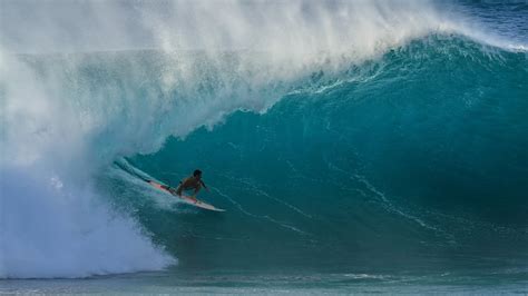 The Worlds Best Surfers Take On Massive Pipeline January 2017 Youtube