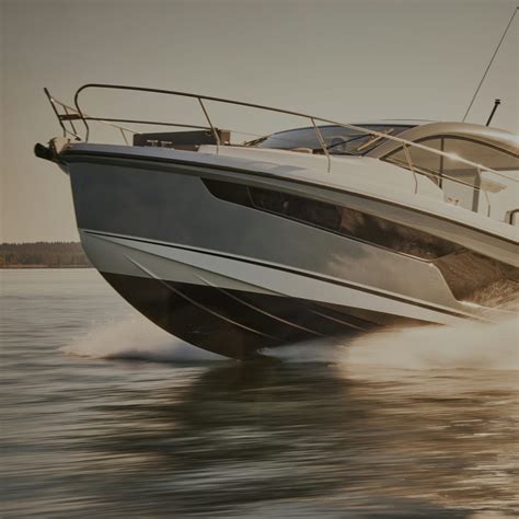 SEALINE motor yachts & powerboats