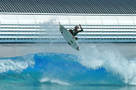 World's biggest wave pool opens in South Korea