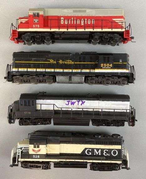 Group of 4 HO Scale Diesel Locomotives - Matthew Bullock Auctioneers