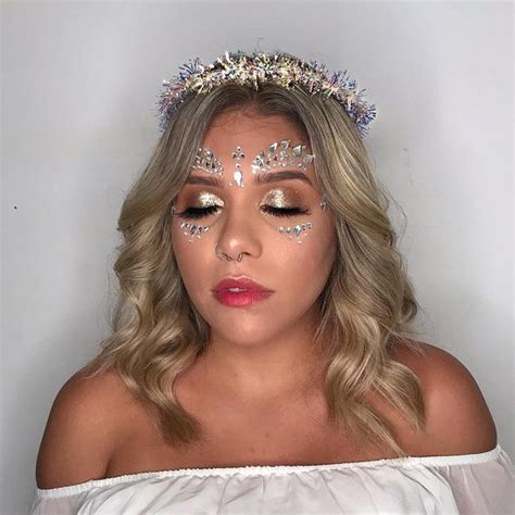 45 Easy Angel Makeup Ideas For Halloween That Look Stunning Angel Makeup Amazing Halloween