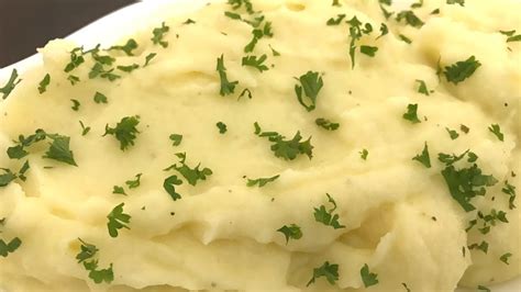 How To Make The Creamiest Garlic Mashed Potatoes Youtube