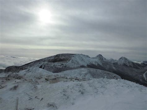 北八ヶ岳：西～東天狗岳（唐沢鉱泉登山口発着） 西天狗、東天狗 2021年1月17日（日） ヤマケイオンライン 山と溪谷社