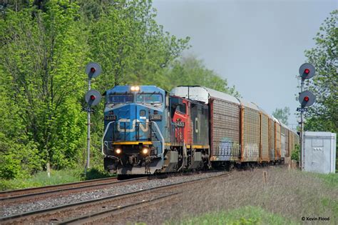 Railpictures Ca Kevin Flood Photo A CN Westbound Splits The