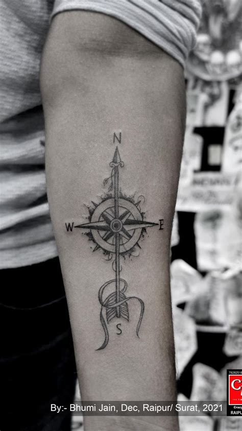 Compass With Arrow Tattoo Design Arrow Tattoo Design Compass Tattoo