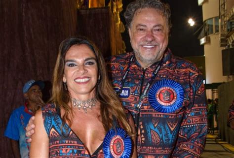 Assumidos Mara Carvalho E Julio Casares Desfilam Juntos Na Drag Es