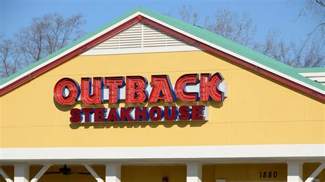 Fox News Naked Florida Woman Trashes An Outback Steakhouse Confronts