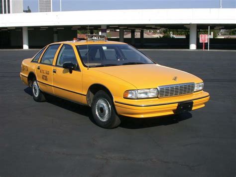 1993 CHEVROLET CAPRICE TAXICAB SEINFELD TV SERIES Front 3 4 23713