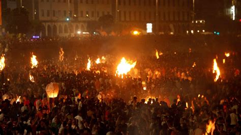 Hogueras Tradición Y Magia Por San Juan Las Imágenes Más