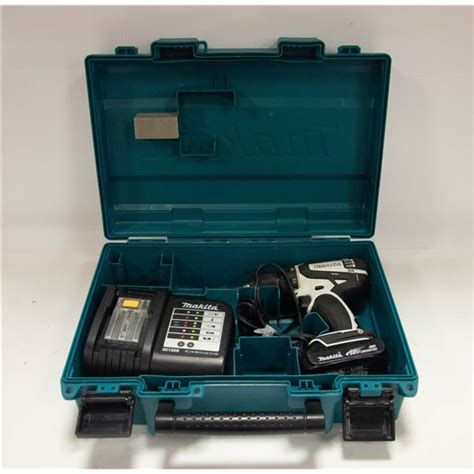 MAKITA DRILL SET WITH BATTERY - Kastner Auctions