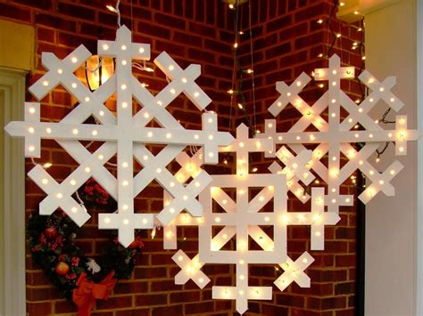 How To Make Wooden Snowflakes With Lights How Tos Diy