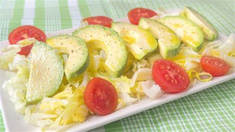 Ensalada De Aguacate Y Tomate Con Aliño Fácil Recetas De Cocina Fácil Y