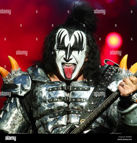 Gene simmons tongue hi-res stock photography and images - Alamy