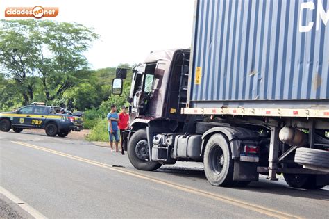 Acidente entre carretas é registrado na BR 316 em Francisco Macedo