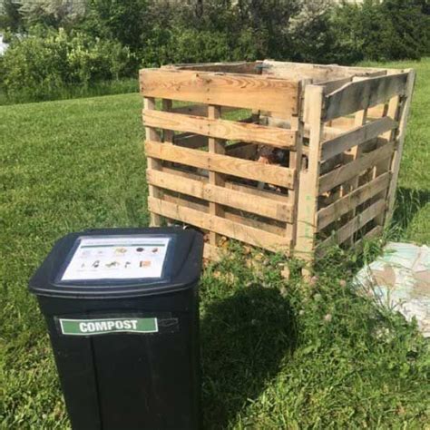 Building A Pallet Able Compost Bin Mother Earth News In 2020