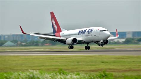 Jarang Terlihat Pesawat NAM AIR Boeing 737 Mendara Di Runway 24