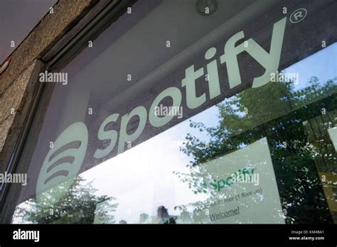 Spotify Logo Building Hi Res Stock Photography And Images Alamy