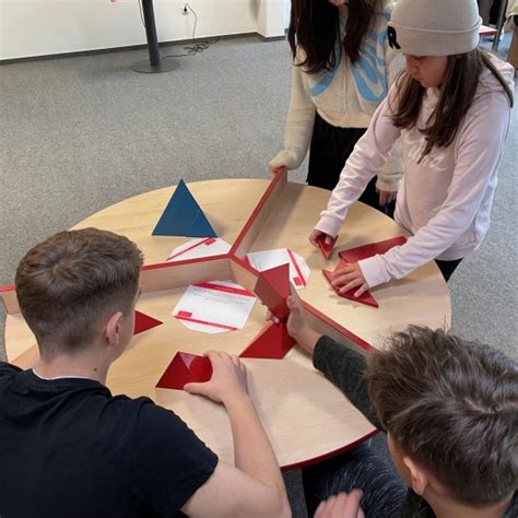 Faszination Mathematik Wanderausstellung Des Mathematikum Gie En Zu