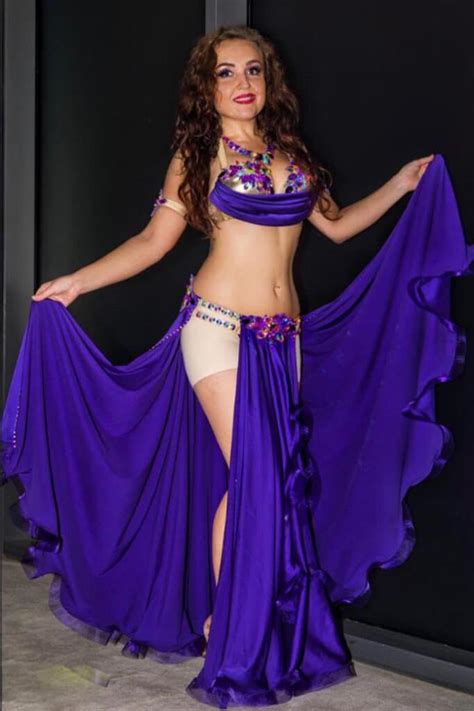 Professional Belly Dancer Uae Belly Dancers In Dubai For Hire Bella