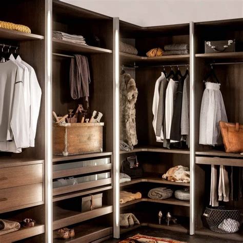 Types of Modern Closet Systems: Modern Closet Ideas for 2022 ...