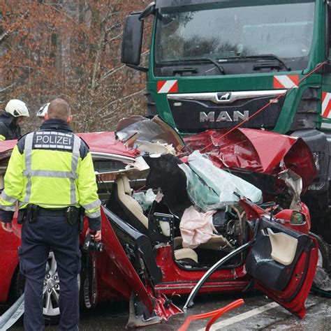 Bw Sieben Verletzte Bei Unfall Auf Der A Bei Mundelsheim Swr Aktuell