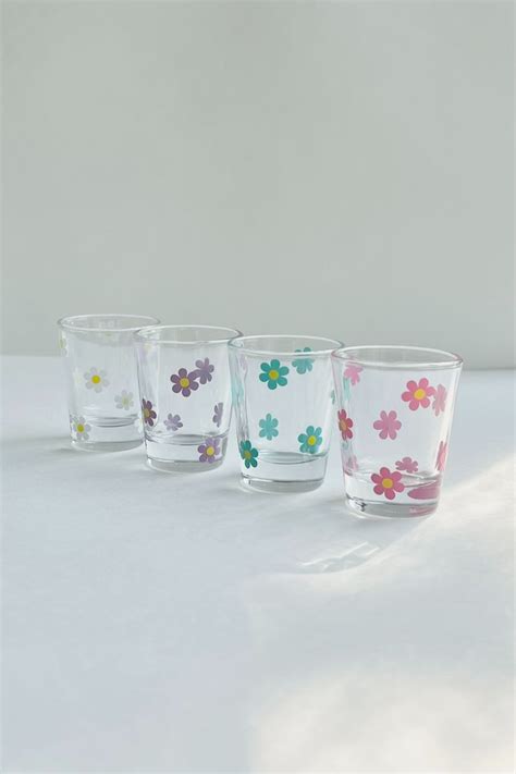 Customizable Daisy Shot Glass Set Cute Trendy Shot Glasses Bachelorette ...